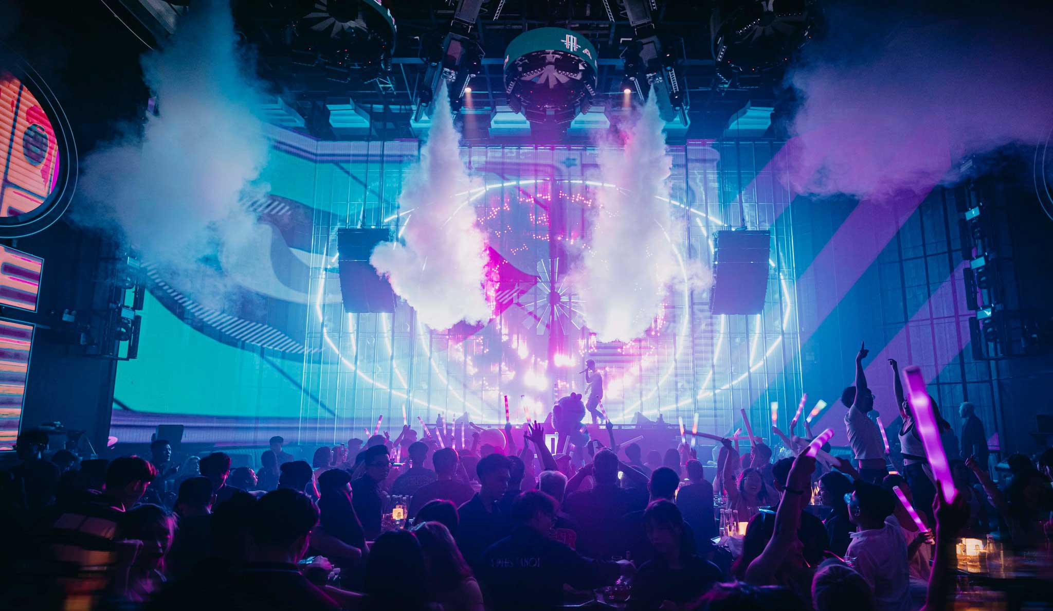 APLUS HANOI - THE FIRST SUPER CLUB OF HANOI